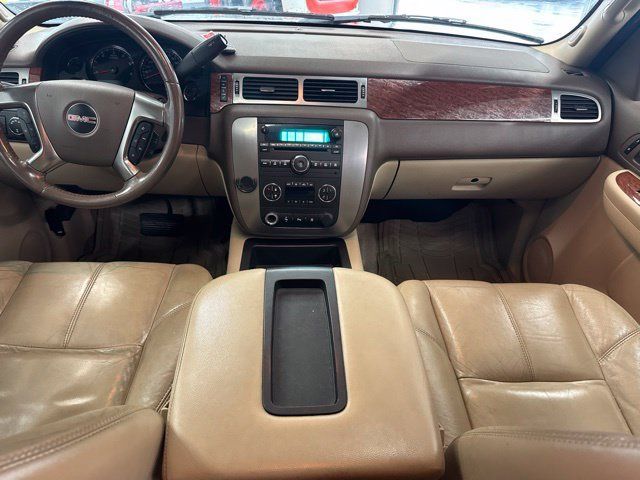 Used 2007 GMC Yukon SLT w/ SLT Preferred Equipment Group AWD/4WD image 3