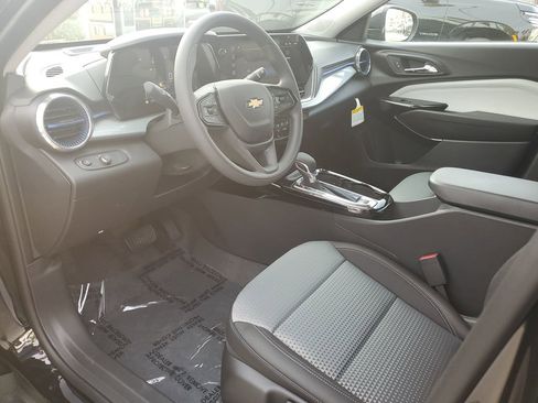 New 2026 Chevrolet Trax LT image 18