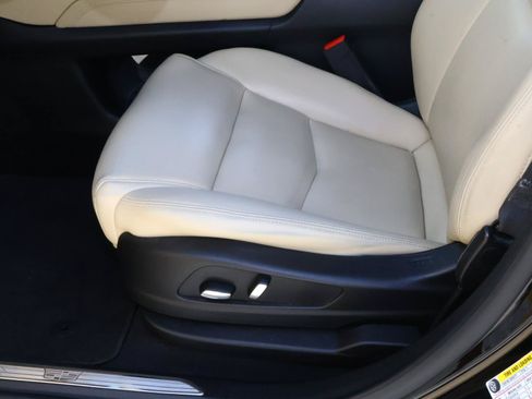 Used 2017 Cadillac XT5 Luxury FWD image 18