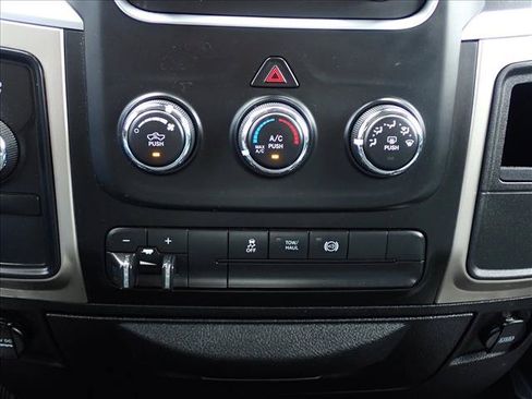 Used 2014 RAM 2500 SLT AWD/4WD image 15