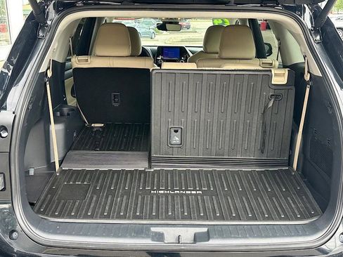 Certified 2024 Toyota Highlander XLE AWD/4WD image 12
