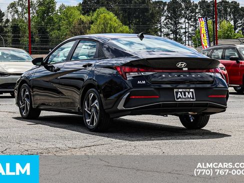 Used 2025 Hyundai Elantra Sport FWD image 7