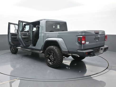 Used 2025 Jeep Gladiator Sport AWD/4WD image 76