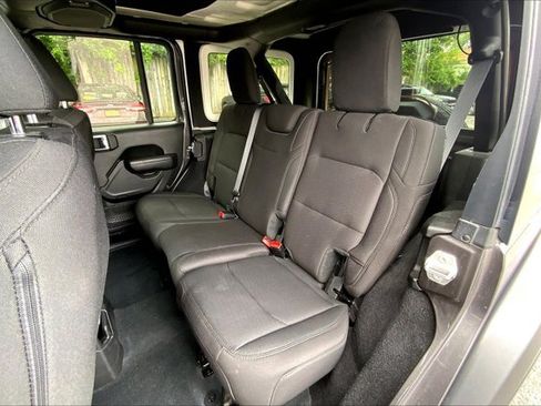 Used 2022 Jeep Wrangler Unlimited Sport AWD/4WD image 25