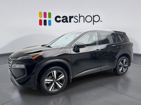 Used 2025 Nissan Rogue SL image 1