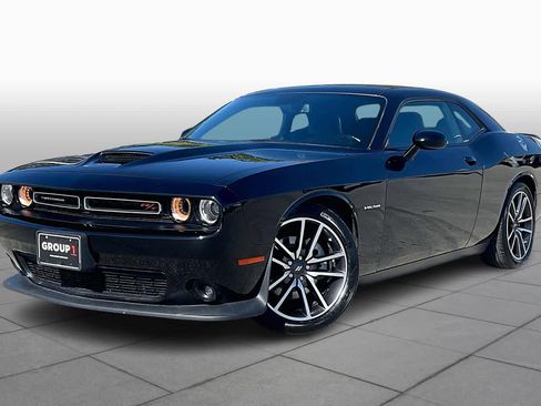 Used 2022 Dodge Challenger R/T w/ Plus Package image 2