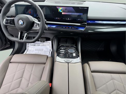 Used 2026 BMW 540i xDrive w/ M Sport Package AWD/4WD image 14