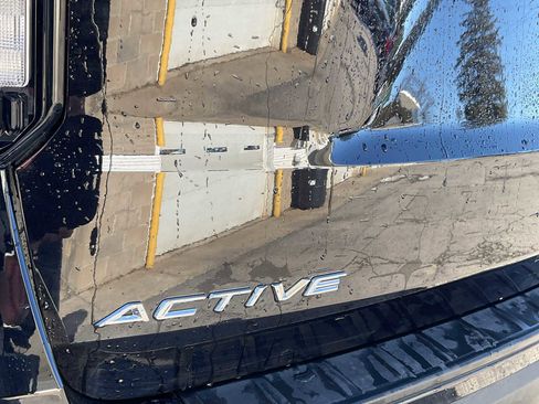 Used 2025 Ford Explorer Active w/ Active Comfort Package image 13
