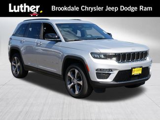 Used 2025 Jeep Grand Cherokee Limited w/ Trailer Tow Package AWD/4WD video 1