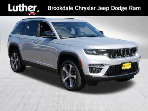 Used 2025 Jeep Grand Cherokee Limited w/ Trailer Tow Package AWD/4WD image 1