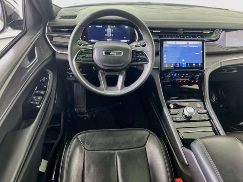 Used 2023 Jeep Grand Cherokee Overland AWD/4WD image 23