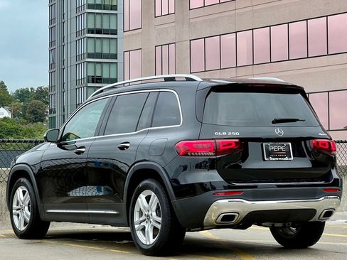 Used 2023 Mercedes-Benz GLB 250 4MATIC image 5