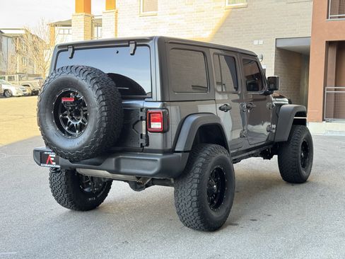 Used 2018 Jeep Wrangler Unlimited Sport S image 7