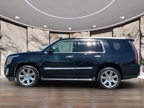 Used 2017 Cadillac Escalade Premium Luxury image 9