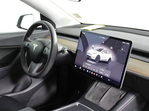 Used 2022 Tesla Model Y Performance image 20