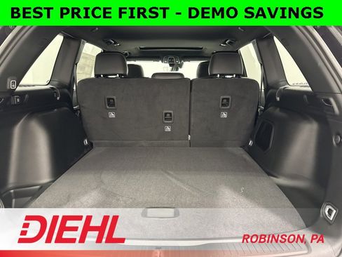 New 2026 Jeep Grand Cherokee Laredo image 9