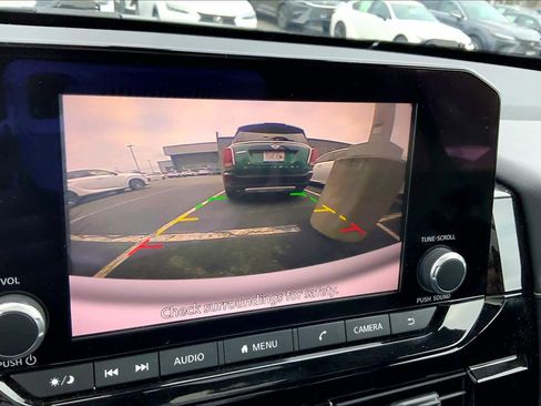 Used 2022 Nissan Pathfinder SV w/ SV Premium Package image 26