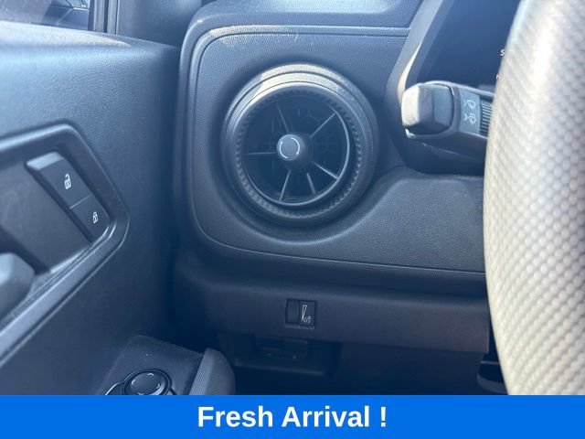 Used 2023 Chevrolet Colorado Trail Boss w/ Technology Package AWD/4WD image 8