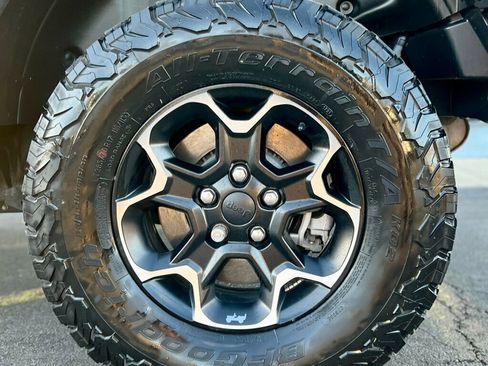 Used 2021 Jeep Wrangler Unlimited Rubicon 4xe AWD/4WD image 29