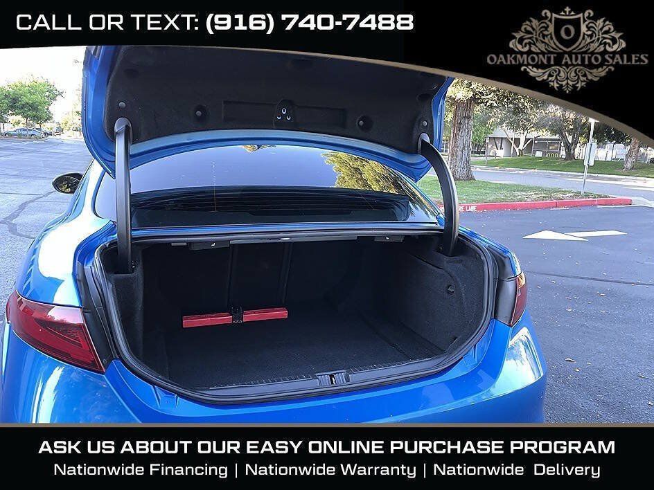 Used 2017 Alfa Romeo Giulia Ti w/ TI 19" Sport Package RWD image 17