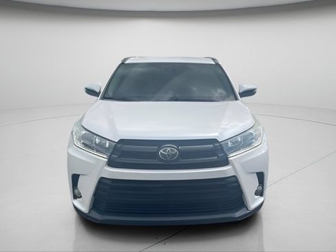 Used 2017 Toyota Highlander SE w/ Carpet Mat Package AWD/4WD image 3