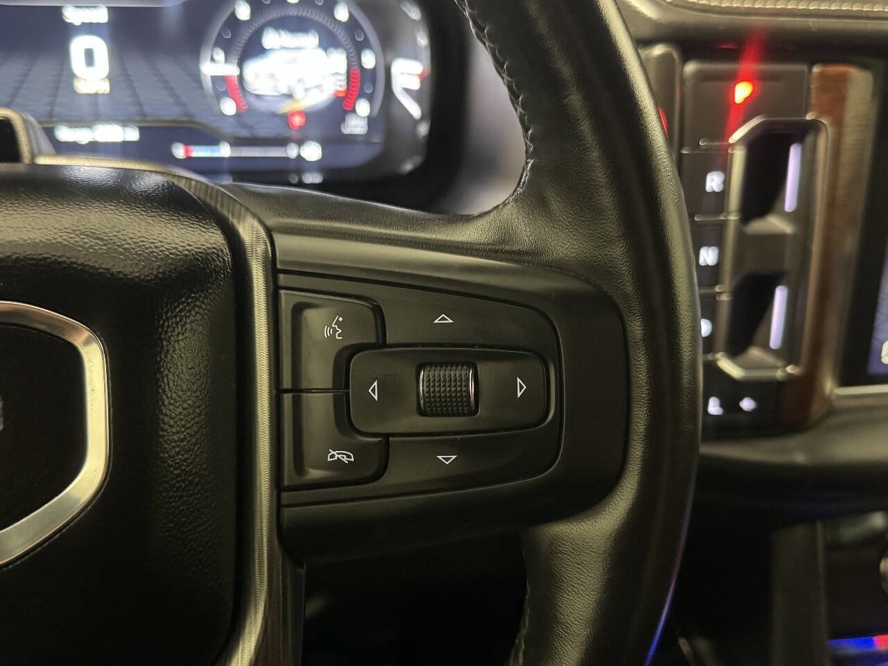 Used 2023 GMC Yukon Denali Ultimate AWD/4WD image 32