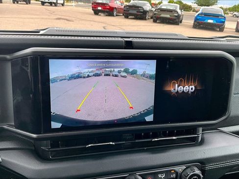 Used 2024 Jeep Wrangler Unlimited Rubicon 4xe AWD/4WD image 14