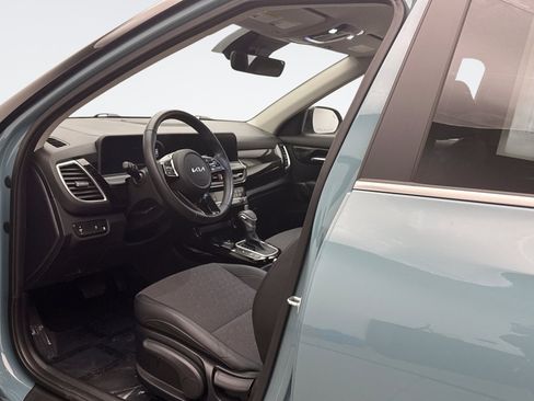 Used 2024 Kia Seltos S image 10