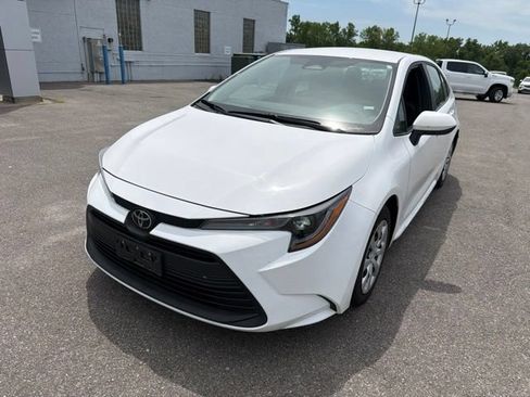 Used 2024 Toyota Corolla LE FWD image 3