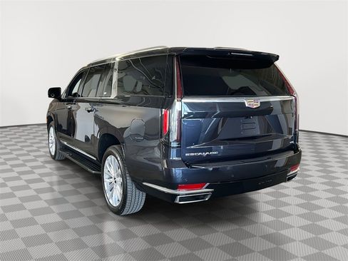 Certified 2023 Cadillac Escalade ESV Luxury image 10
