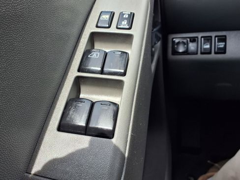 Used 2019 Nissan Frontier SV w/ Value Truck Package AWD/4WD image 14