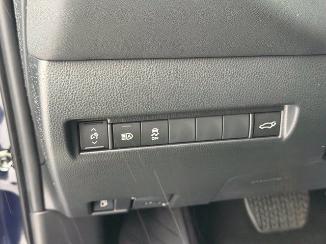 Certified 2024 Toyota Venza XLE AWD/4WD image 28
