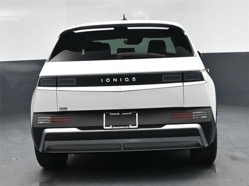 New 2026 Hyundai Ioniq 5 SEL image 13