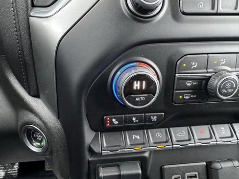 Used 2019 Chevrolet Silverado 1500 LTZ image 11