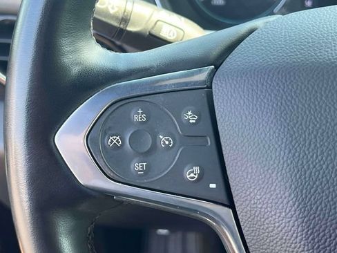 Used 2023 Chevrolet Traverse RS AWD/4WD image 23