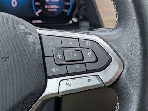 Used 2024 Volkswagen Atlas SE w/ Panoramic Sunroof Package FWD image 37