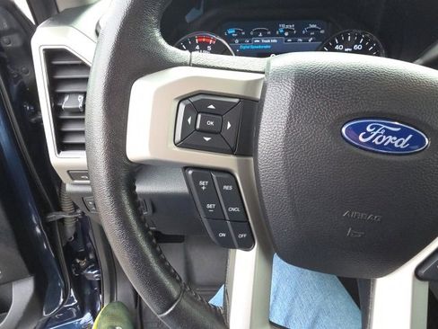 Used 2019 Ford F250 Lariat w/ Chrome Package image 31