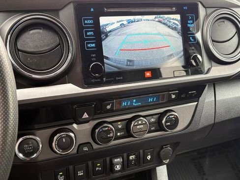 Used 2018 Toyota Tacoma SR image 9
