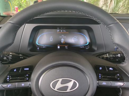 New 2026 Hyundai Elantra SEL Sport FWD image 33