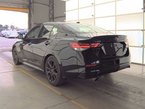Used 2025 Nissan Sentra SR w/ Midnight Edition image 6