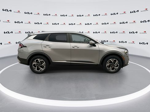 Certified 2023 Kia Sportage LX FWD image 9