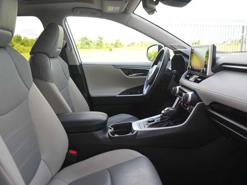 Used 2020 Toyota RAV4 Limited w/ Carpet Mat Package AWD/4WD image 15