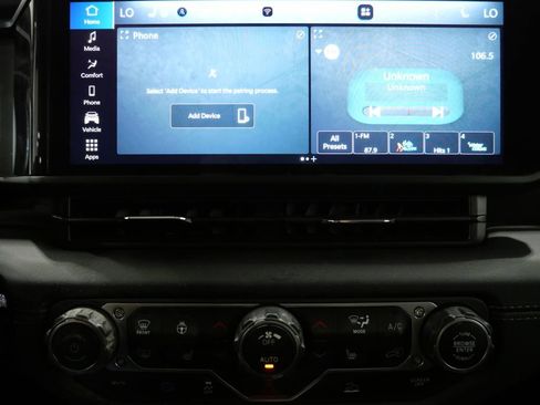 Used 2024 Jeep Wrangler Unlimited Sahara AWD/4WD image 21