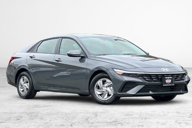 New 2026 Hyundai Elantra SE FWD image 2
