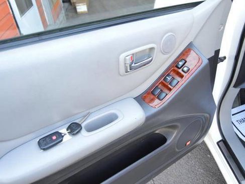 Used 2004 Toyota Highlander Limited AWD/4WD image 62