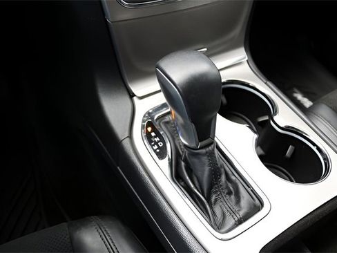 Used 2018 Jeep Grand Cherokee Altitude image 23