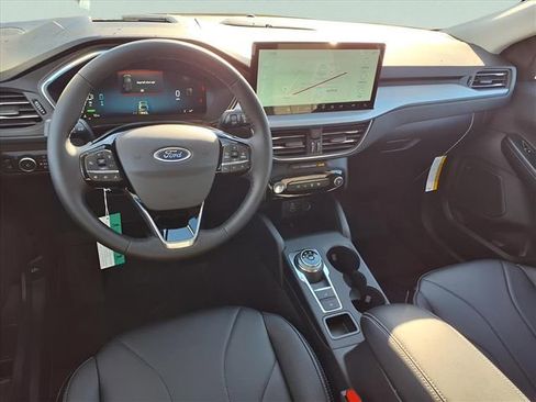 New 2026 Ford Escape SE w/ PHEV Premium Package FWD image 13