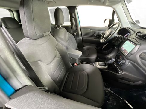 Used 2022 Jeep Renegade Latitude w/ Convenience Group AWD/4WD image 27