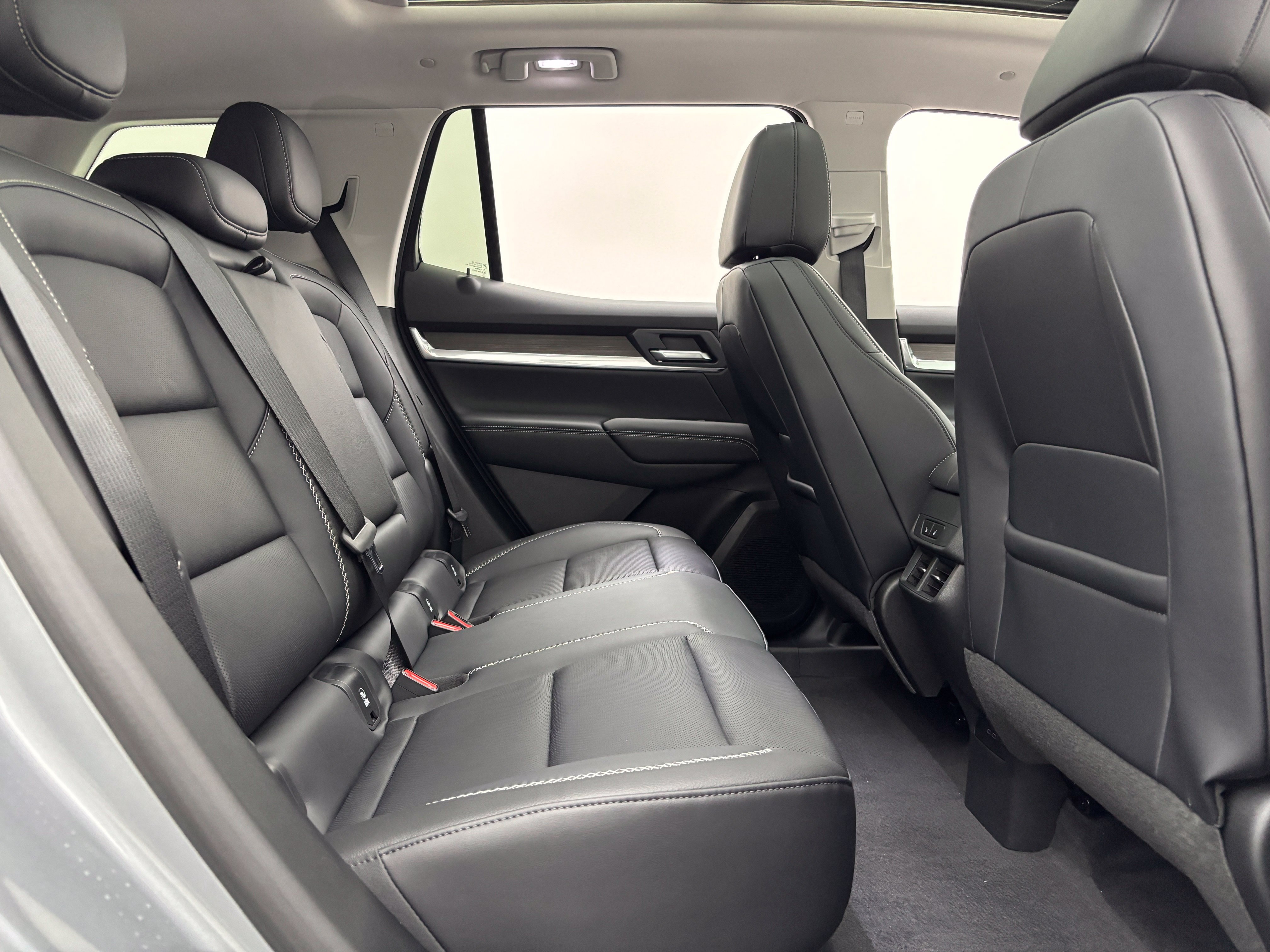 New 2027 GMC Terrain Denali w/ LPO, Floor Liner Package AWD/4WD image 39