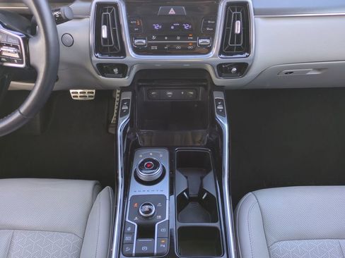 Used 2023 Kia Sorento SX Prestige w/ Panoramic Sunroof Package image 19